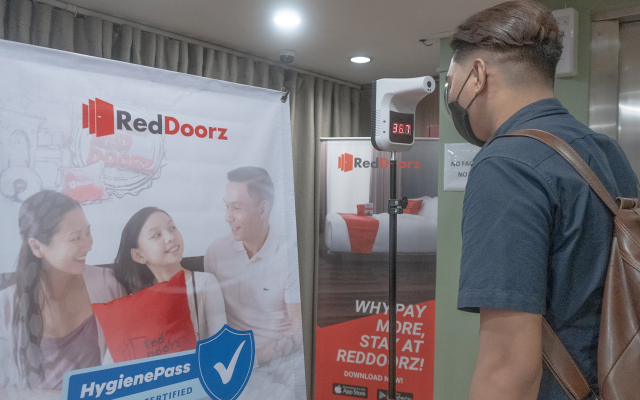 RedDoorz @ Hotel Rosemarie