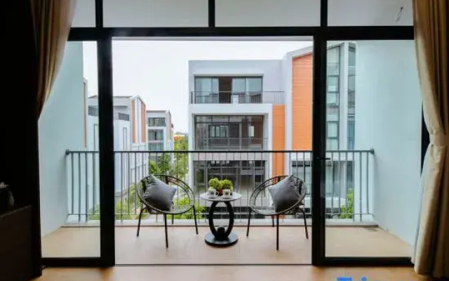Paradise Bay Hotel - Vinhomes Ocean Park 3
