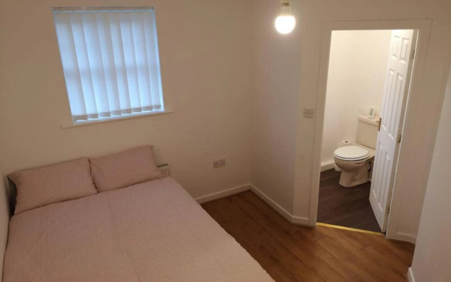 Quiet Residential Area, Within Easy Reach to Town