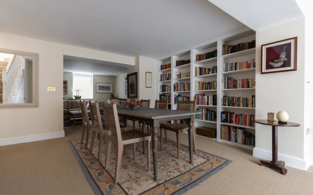 Portland Road X by Onefinestay