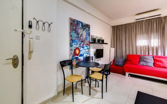 Central Apartment next to Dizengoff St.