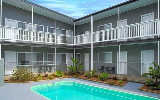 Pacific Motel 07