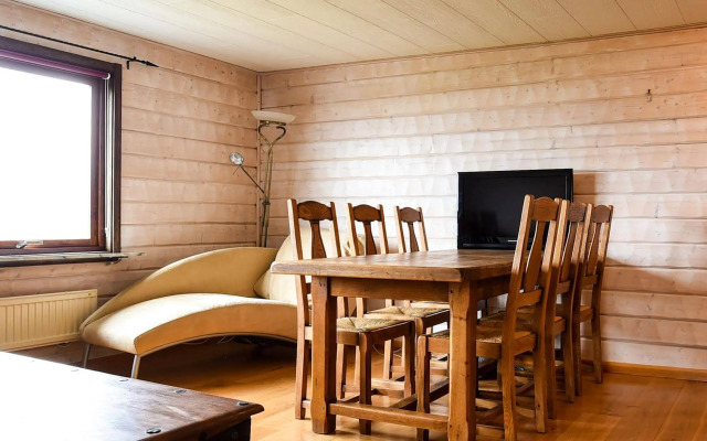 Abisko Guesthouse  & Activities