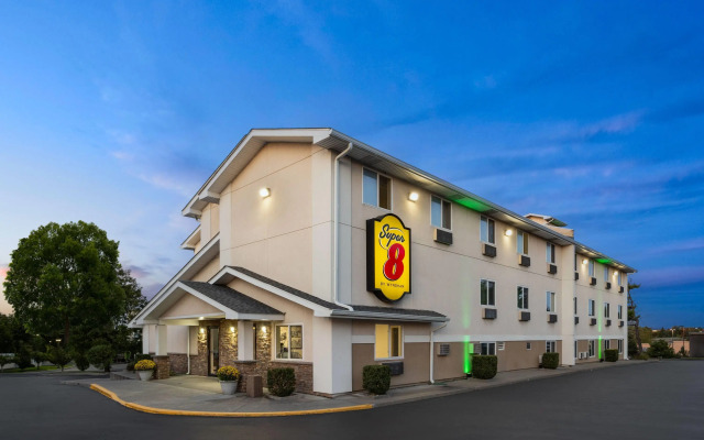 Super 8 by Wyndham Latham/Albany Airport