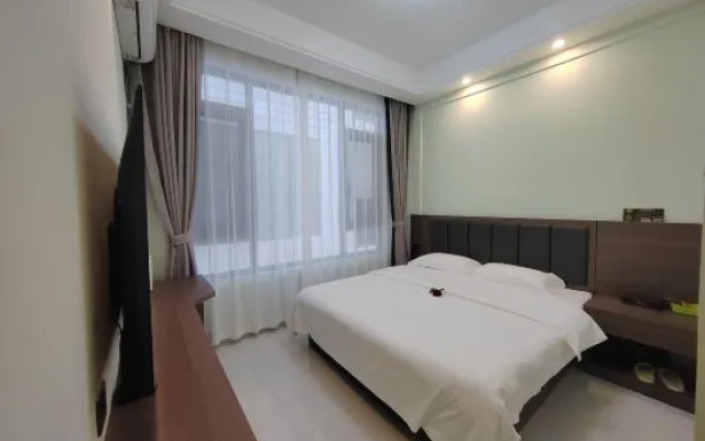 Alley to Hotel (Sanya College)