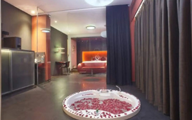 Fahrenheit Hotel