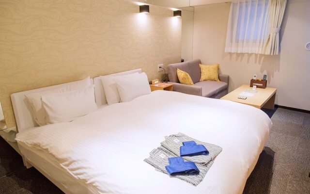 Matsuishi Shijo Karasuma Hostel