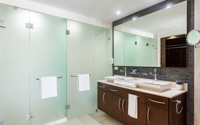 Z Casa Marea 2 Bedroom Condo by Redawning