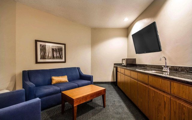 Comfort Suites Appleton Airport