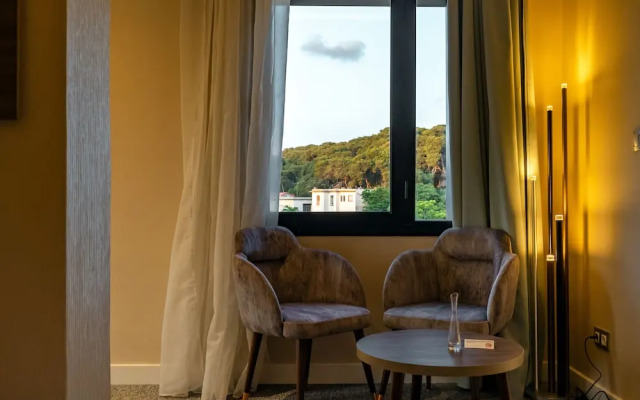 Ad Hotel Pont D'Hydra
