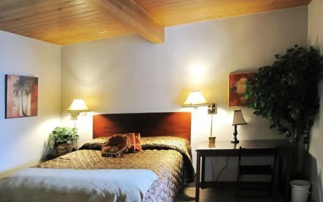 Hudson Manor Inn