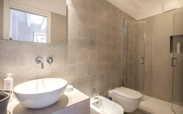 Le Niche Holiday Home With Balcony