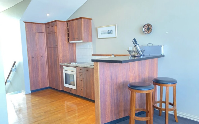 Waterfront Seaview Hotel Apartments