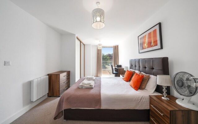Kennet House Superior Serviced Apartment
