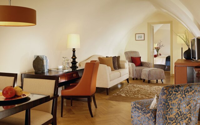 Mandarin Oriental, Prague