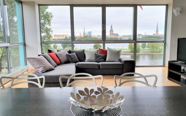 WINWINSTAY Exclusive Apartments by River Daugava