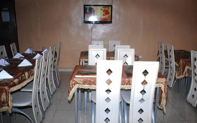 Emglo Suites