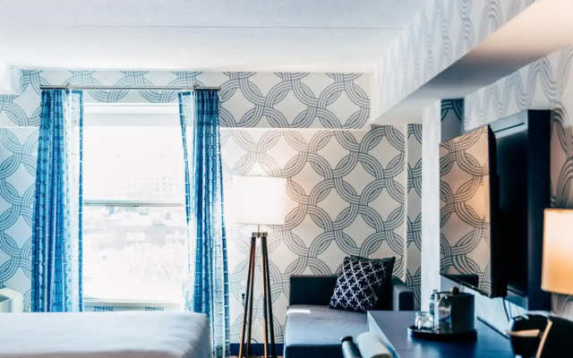 Salem Waterfront Hotel & Suites