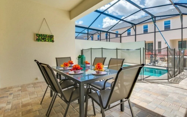 Orlando Newest Resort Community Town Home 5 Bedroom Townhouse by Redawning