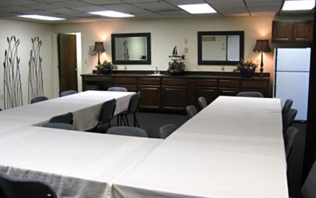 Weathervane Terrace Inn and Suites