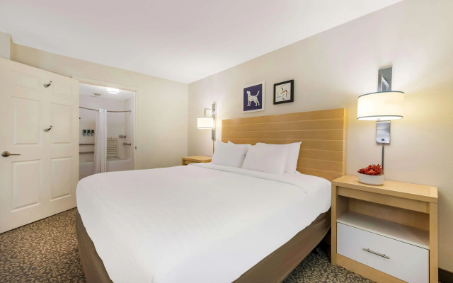 Sonesta ES Suites Charlotte Arrowood