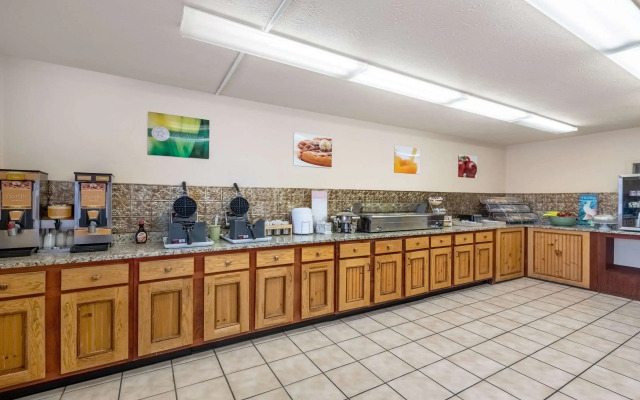 Quality Inn And Suites Dollywood