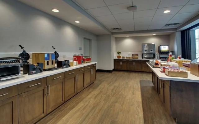 Hampton Inn & Suites Southport