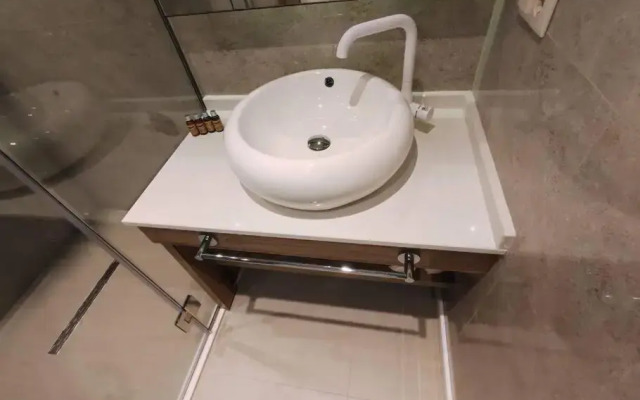 Leo Group BEST STUDIO 2307 Alliance Palace