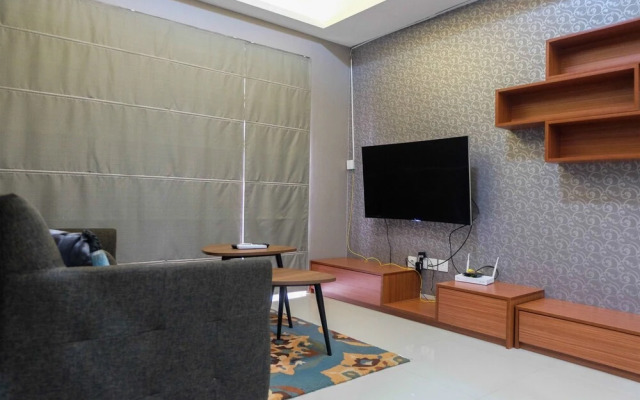 Comfortable 2BR @The Oasis Apartment By Travelio