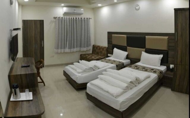 Hotel Smart Room By Shree Vatika