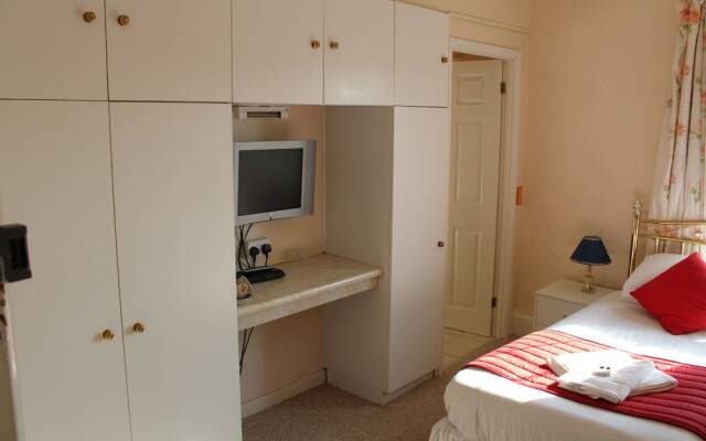 The Middlegate Hotel