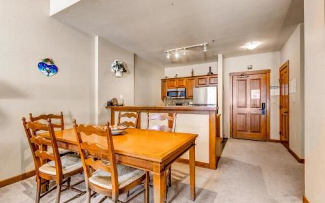 Powderhorn Lodge 107: Columbine Suite