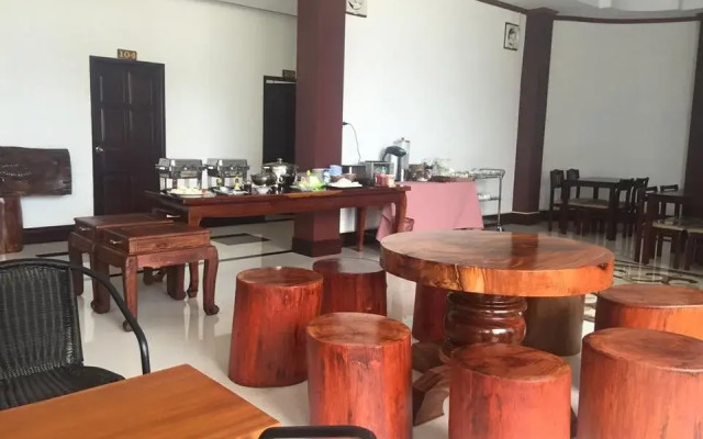 Champathong Vangvieng Hotel