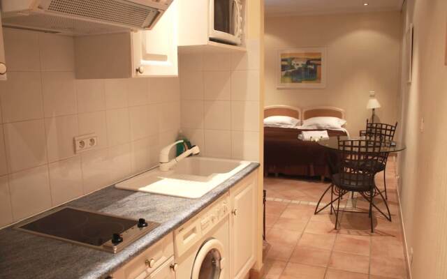 Studio Commandant Andre 33 by Viva Riviera