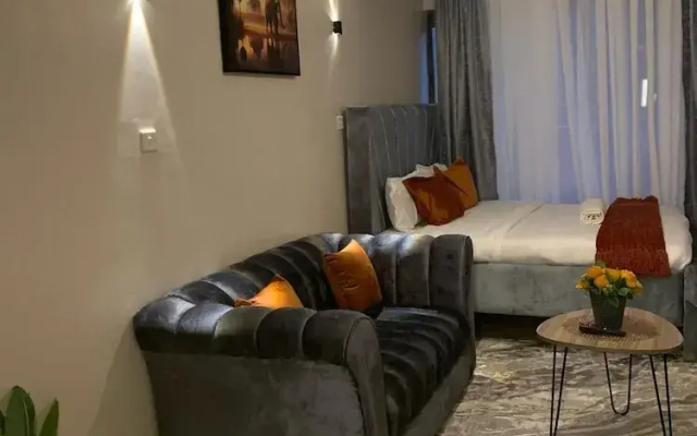 Lux Suites Coral Bells Studio Apartments