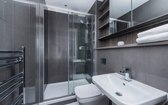 Stunning 2BR Manchester Apartment
