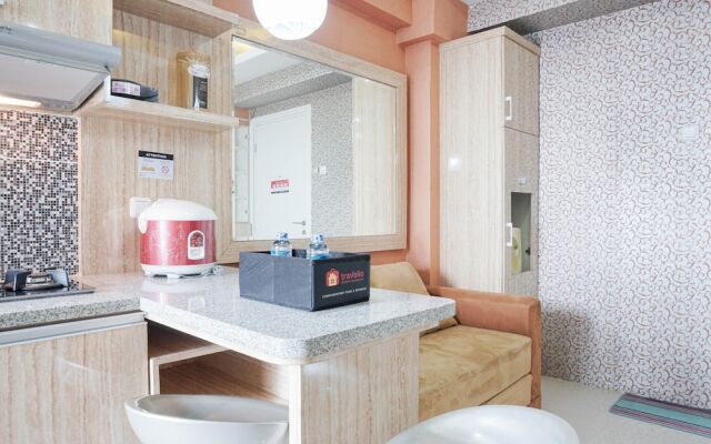 Homey and Fresh 2BR Green Pramuka Apartment