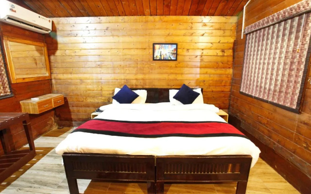 Rhea Safari Lodge