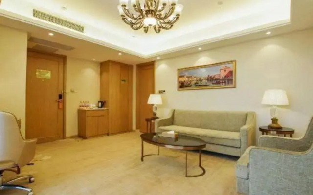 Starway Hotel Zhengzhou East Railway Station