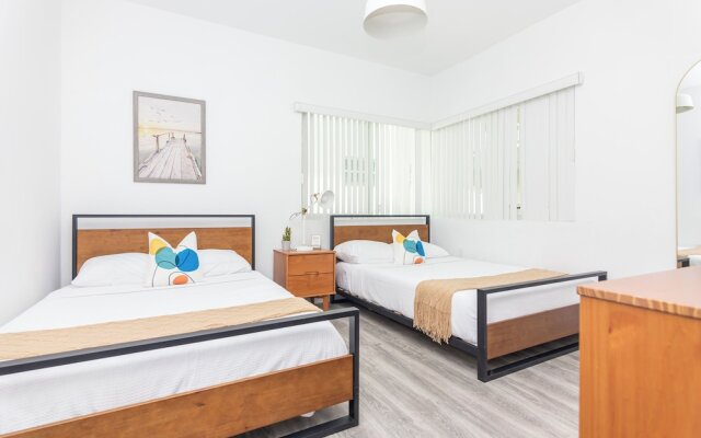 West Deco Boutique Apartments