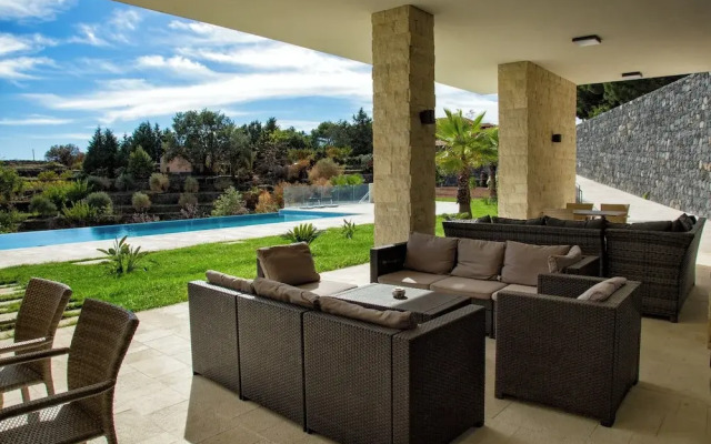 Villa Rita Pool & Spa