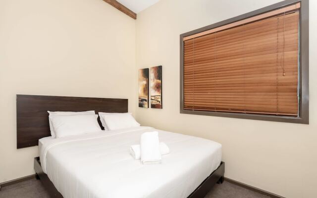AirM8 Apartments the Oaks