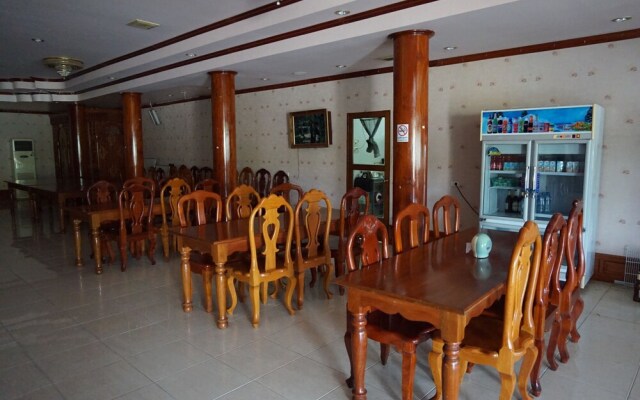Phonepaseud Hotel