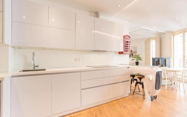 Urbe10 Plaza de la Constitucion 1 Bedroom Apartment