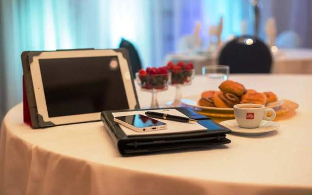 Holiday Inn Montréal Centre-Ville Downtown by IHG