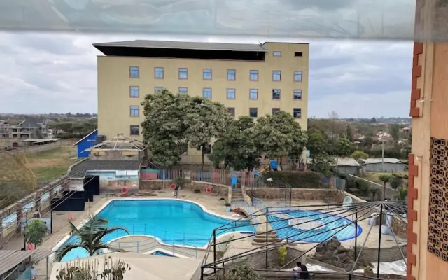 Kaputiei Safariland Hotel