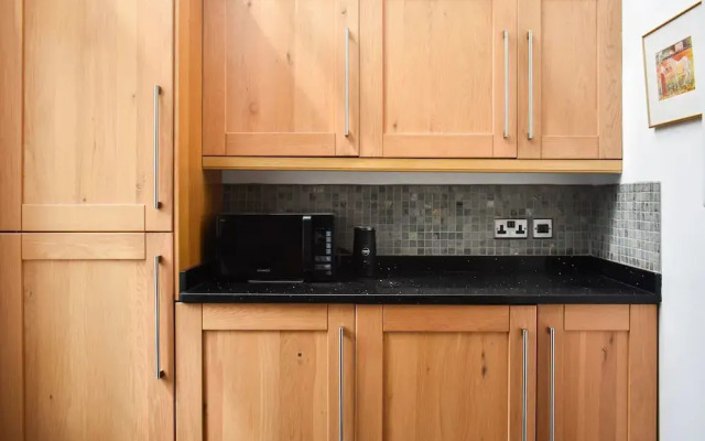 Beautifully Presented 3 Bedroom Brighton Townhouse