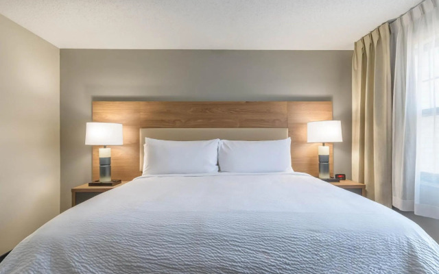 Candlewood Suites Southfield - Detroit by IHG