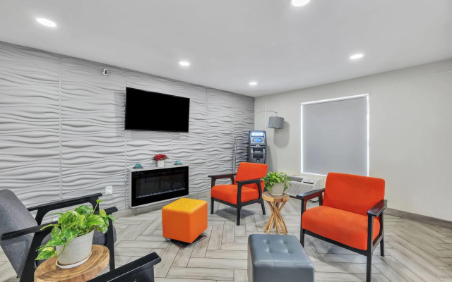 Super 8 by Wyndham Morganton