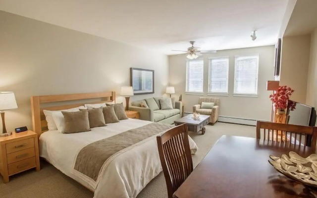 Founders Pointe